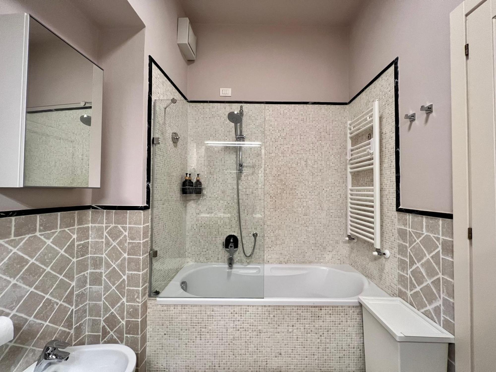 Charming Penthouse Near Duomo Apartment