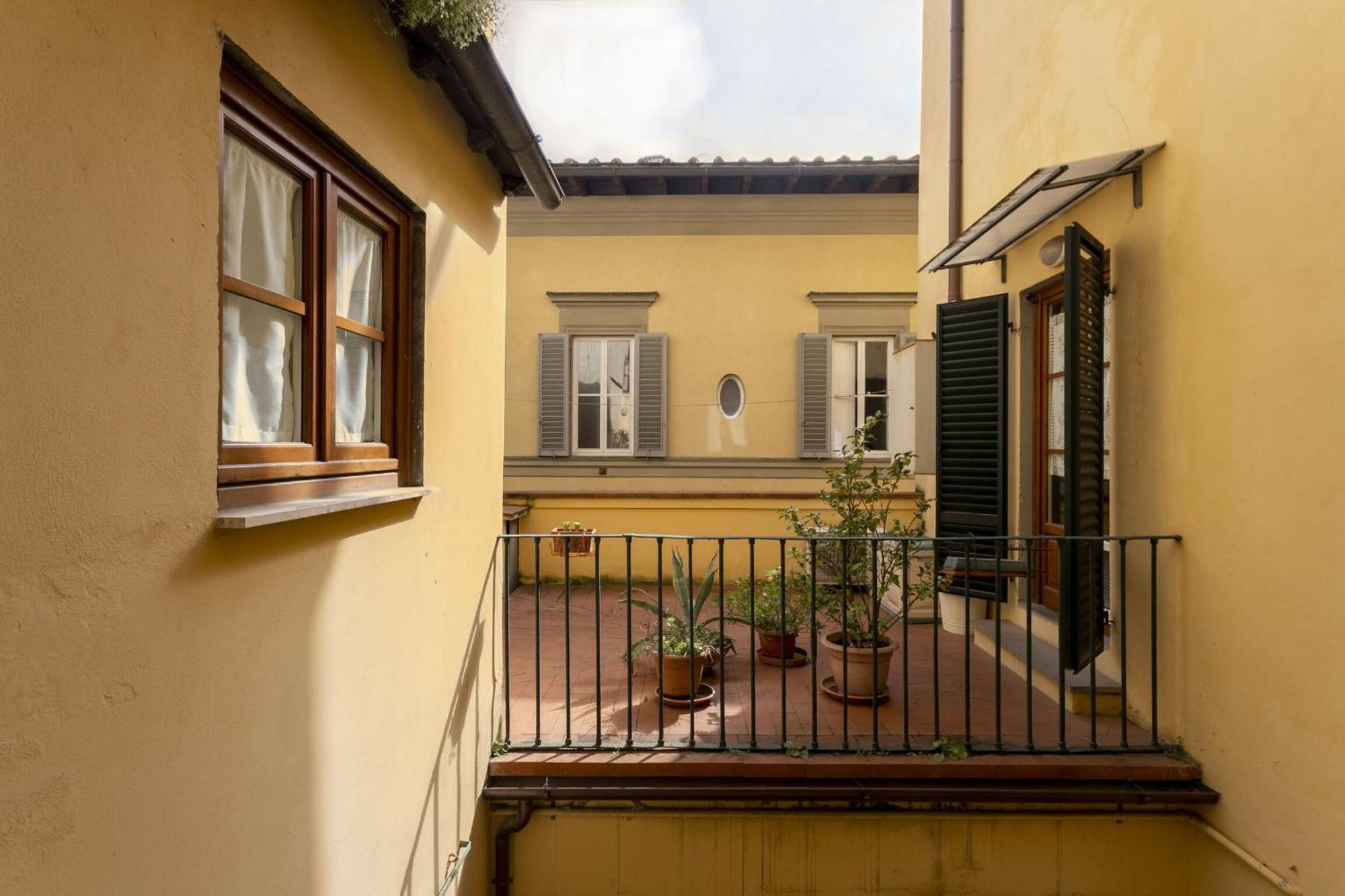 Appartamento Santa Croce Dante's View With Terrace By Halldis *