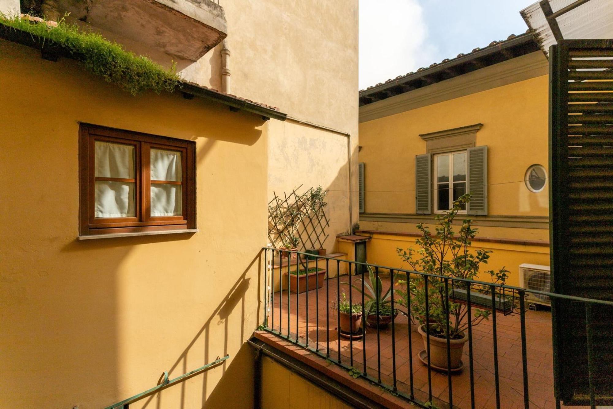 Appartamento Santa Croce Dante's View With Terrace By Halldis *