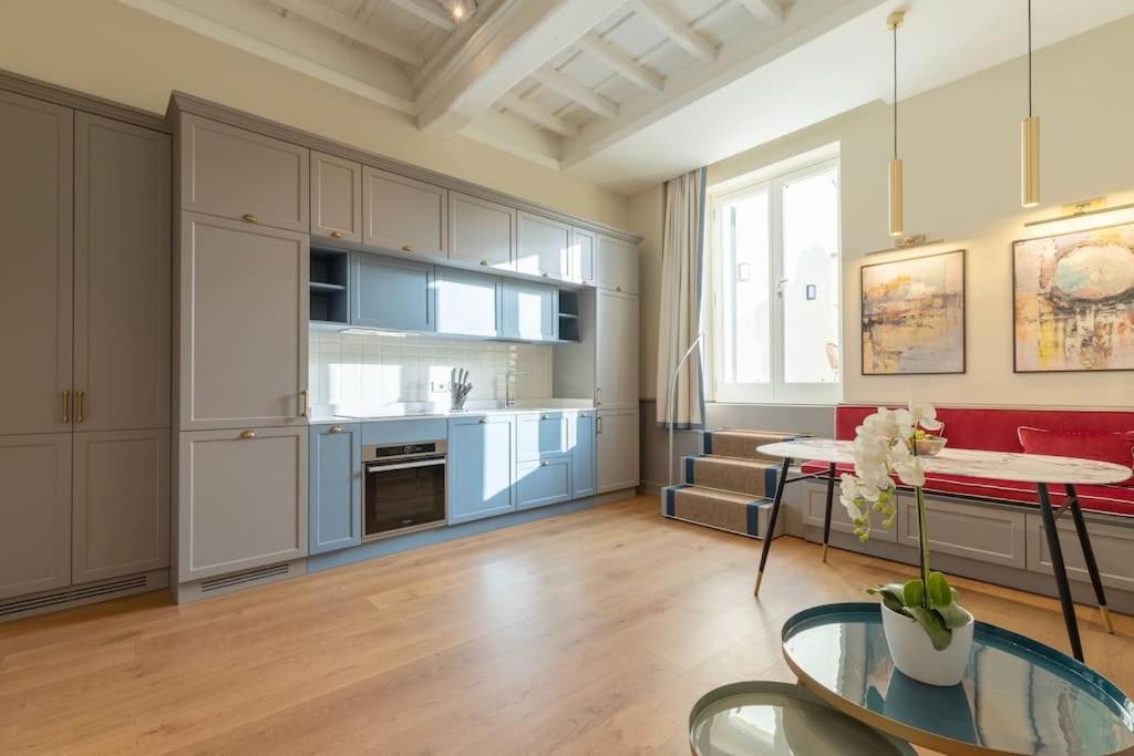 Design In Apartment *
