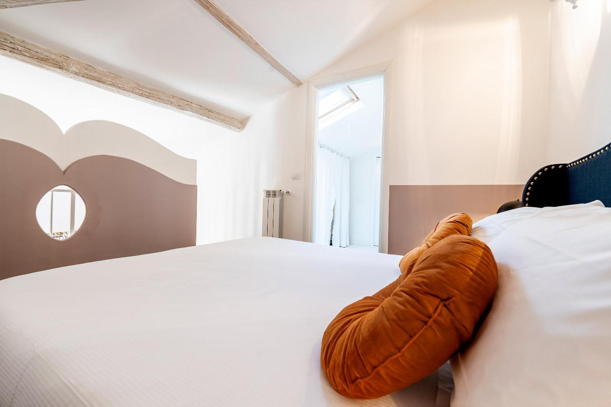 Genteel Scarlatti Apartment *