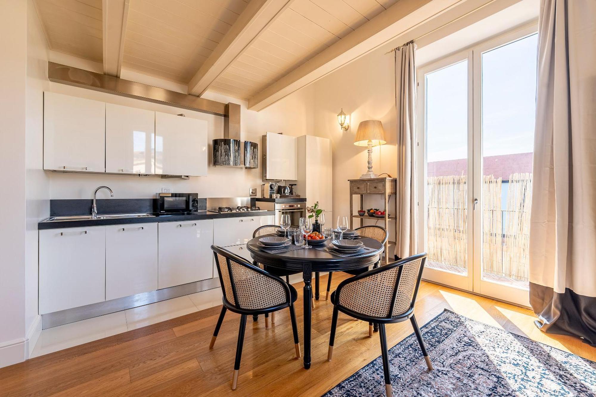 Genteel Scarlatti Apartment *