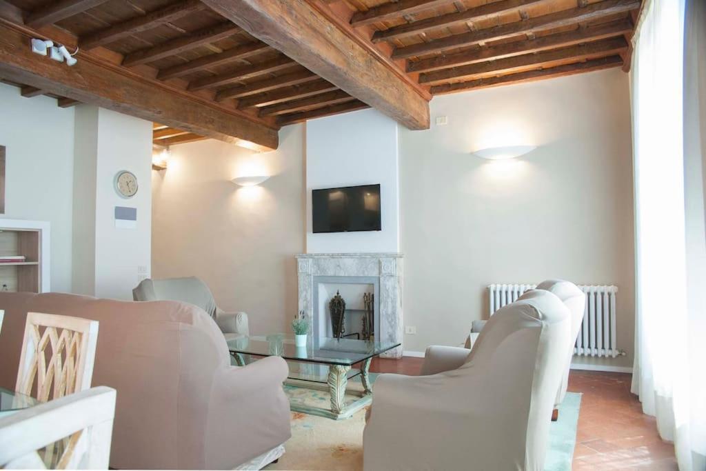 Tornabuoni Charming *