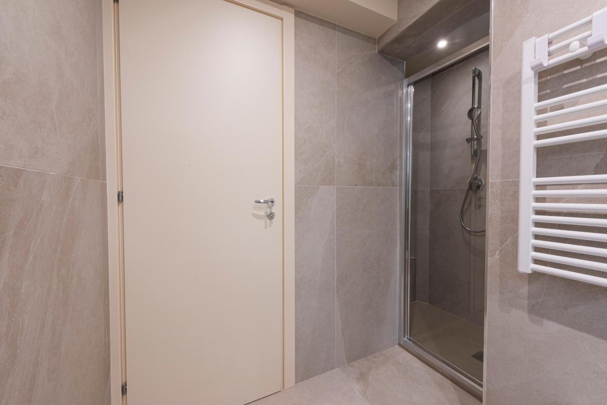 Mercato Contemporary By Mmega Apartment *