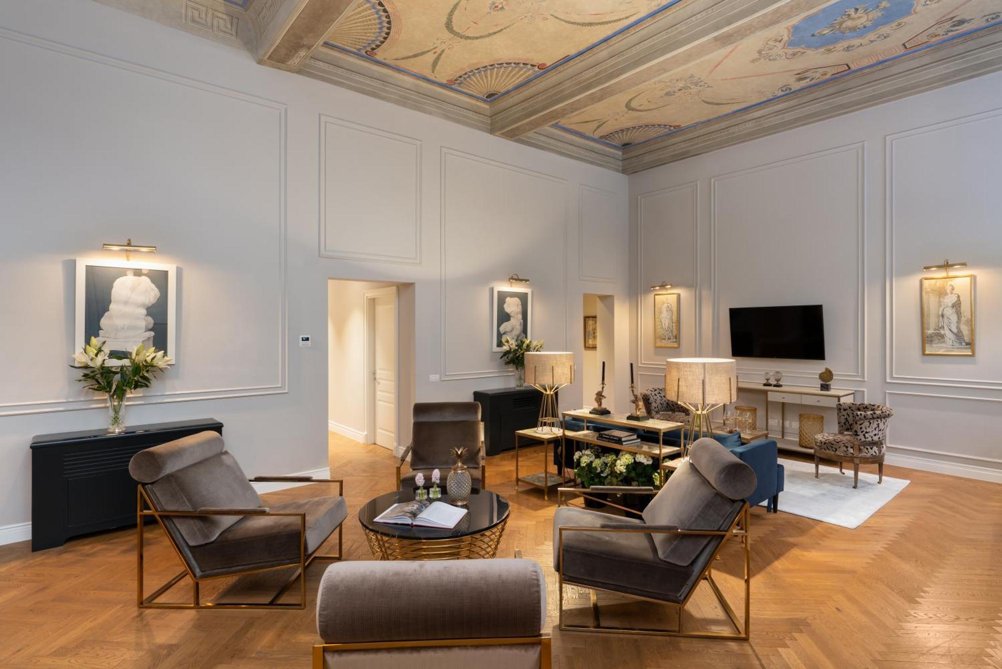 Apartment Palazzo Pazzi Vitali Luxury In Florence