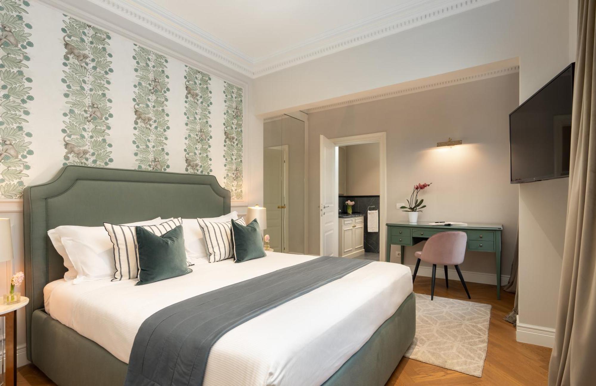 Palazzo Pazzi Vitali Luxury In Florence