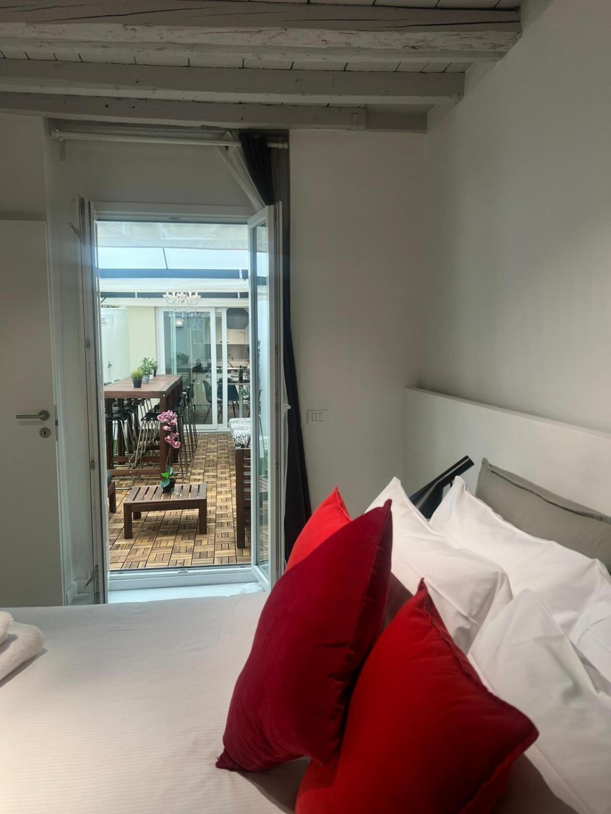 New Ground Floor And Patio Apartment Florence