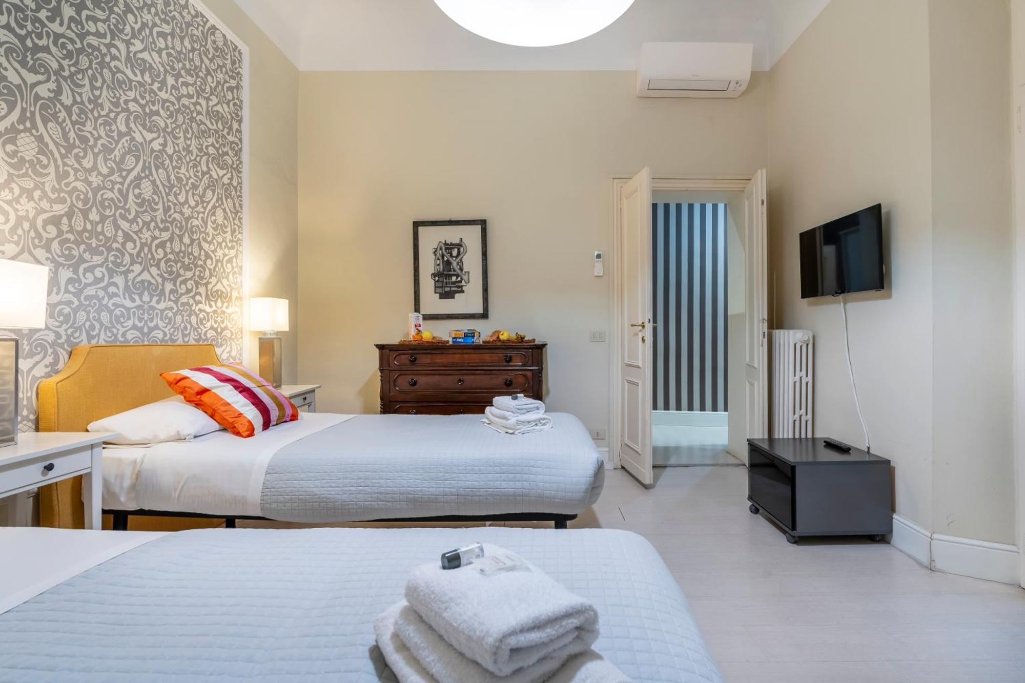 Historic Borgo Ognissanti, 8 Florence