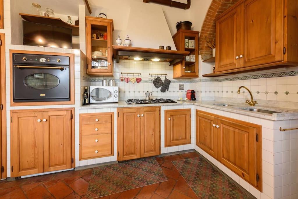 Il Portico Sui Colli Giardino Privato E Posto Auto Apartment *