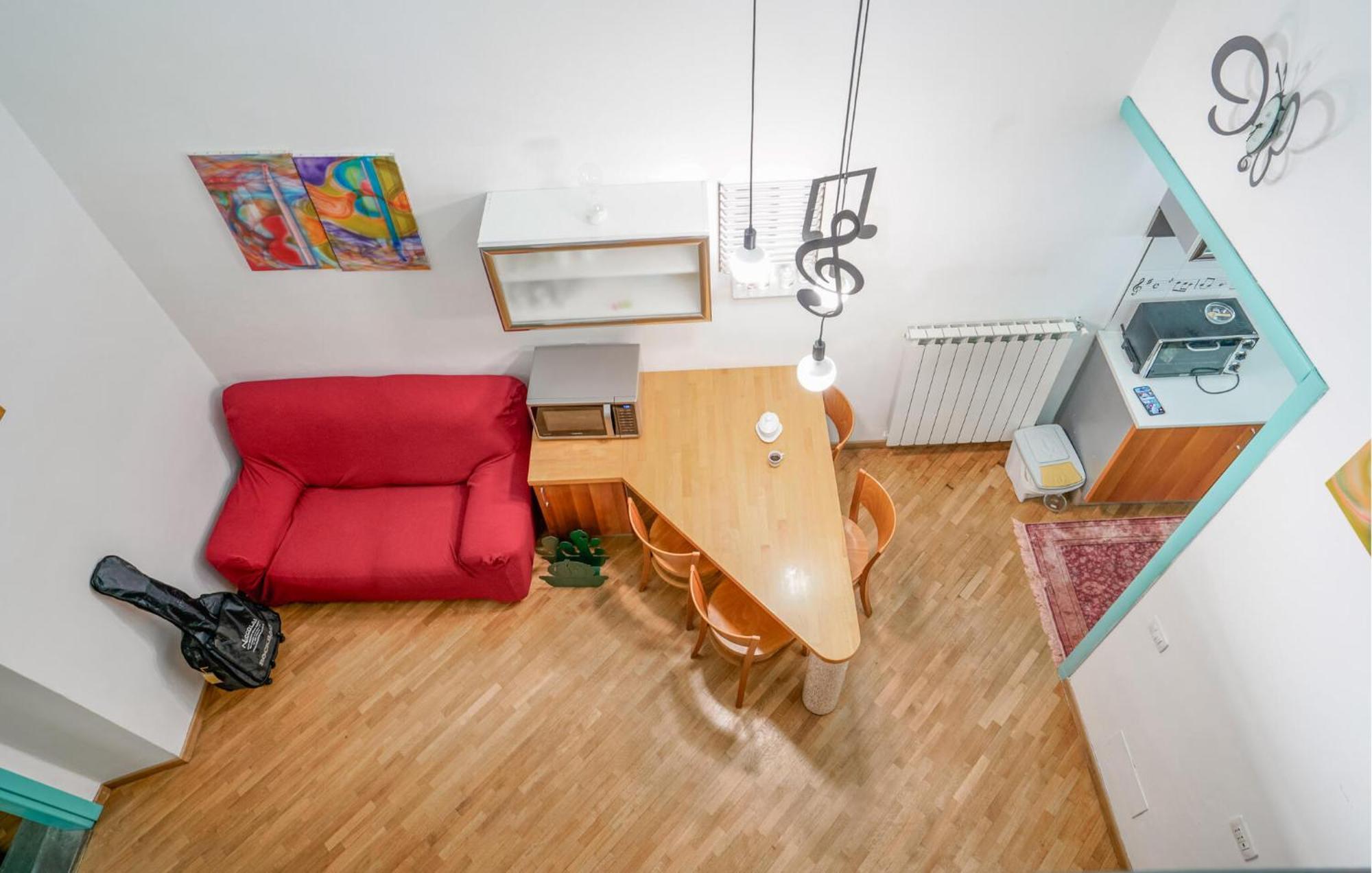 Apartment 2 Bedroom Beautiful In *