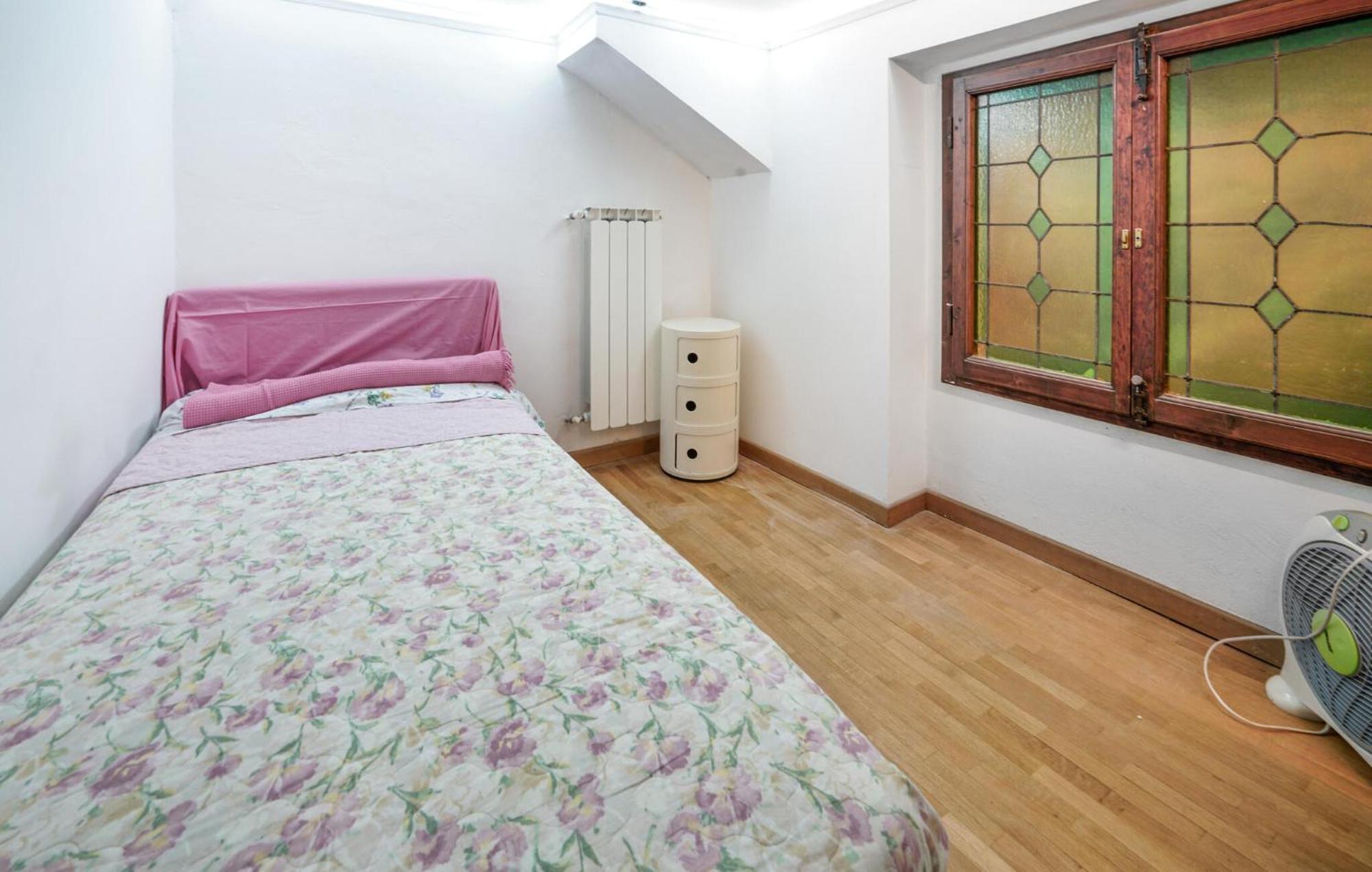 2 Bedroom Beautiful In Apartment Florence