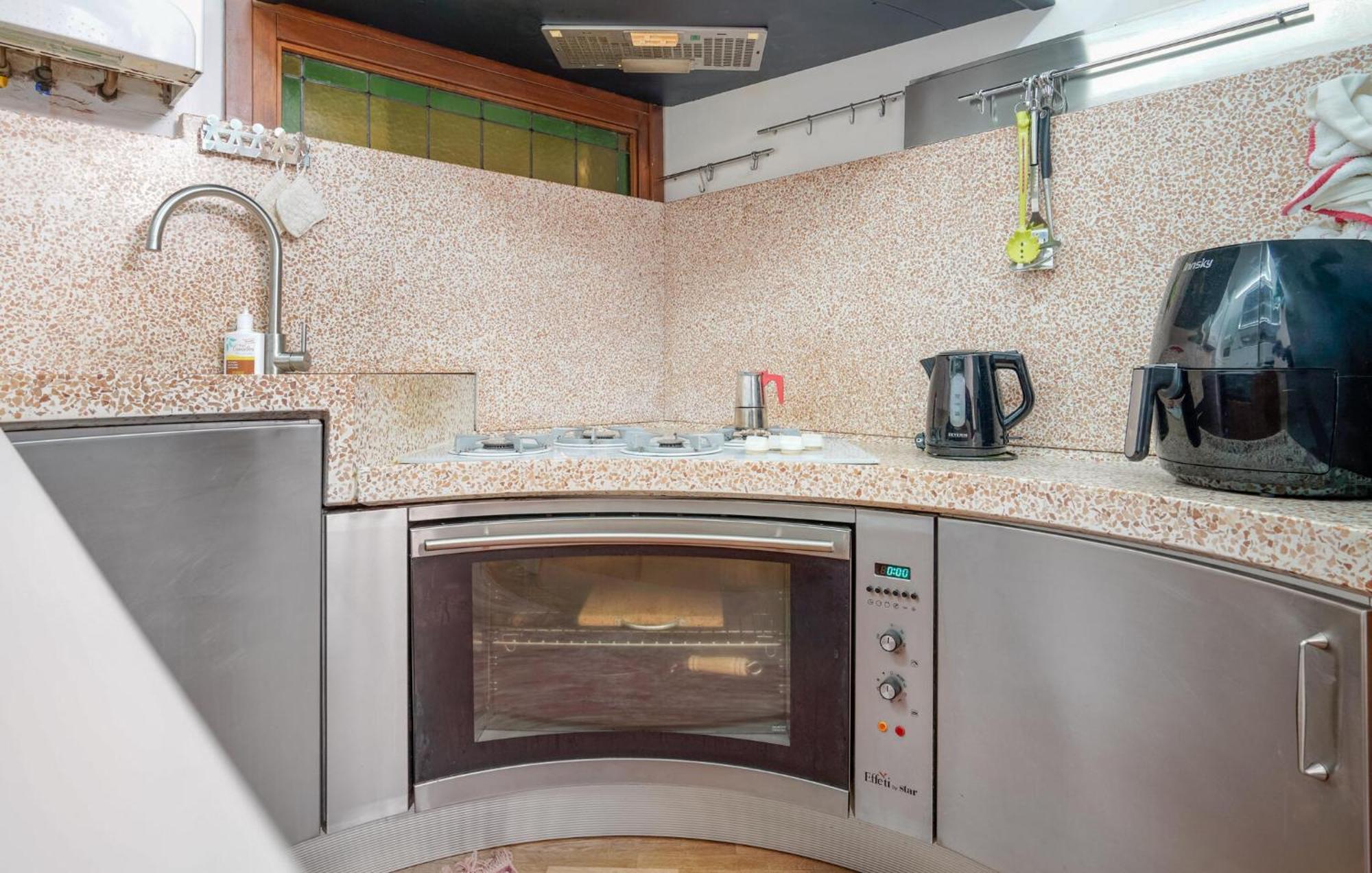 2 Bedroom Beautiful In Apartment