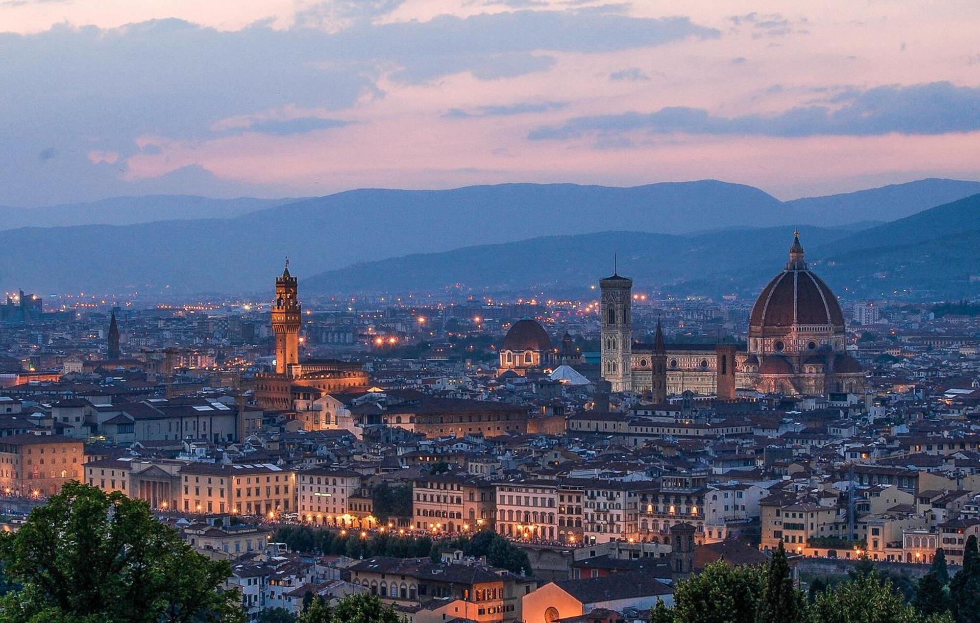 2 Bedroom Beautiful In Apartment Florence