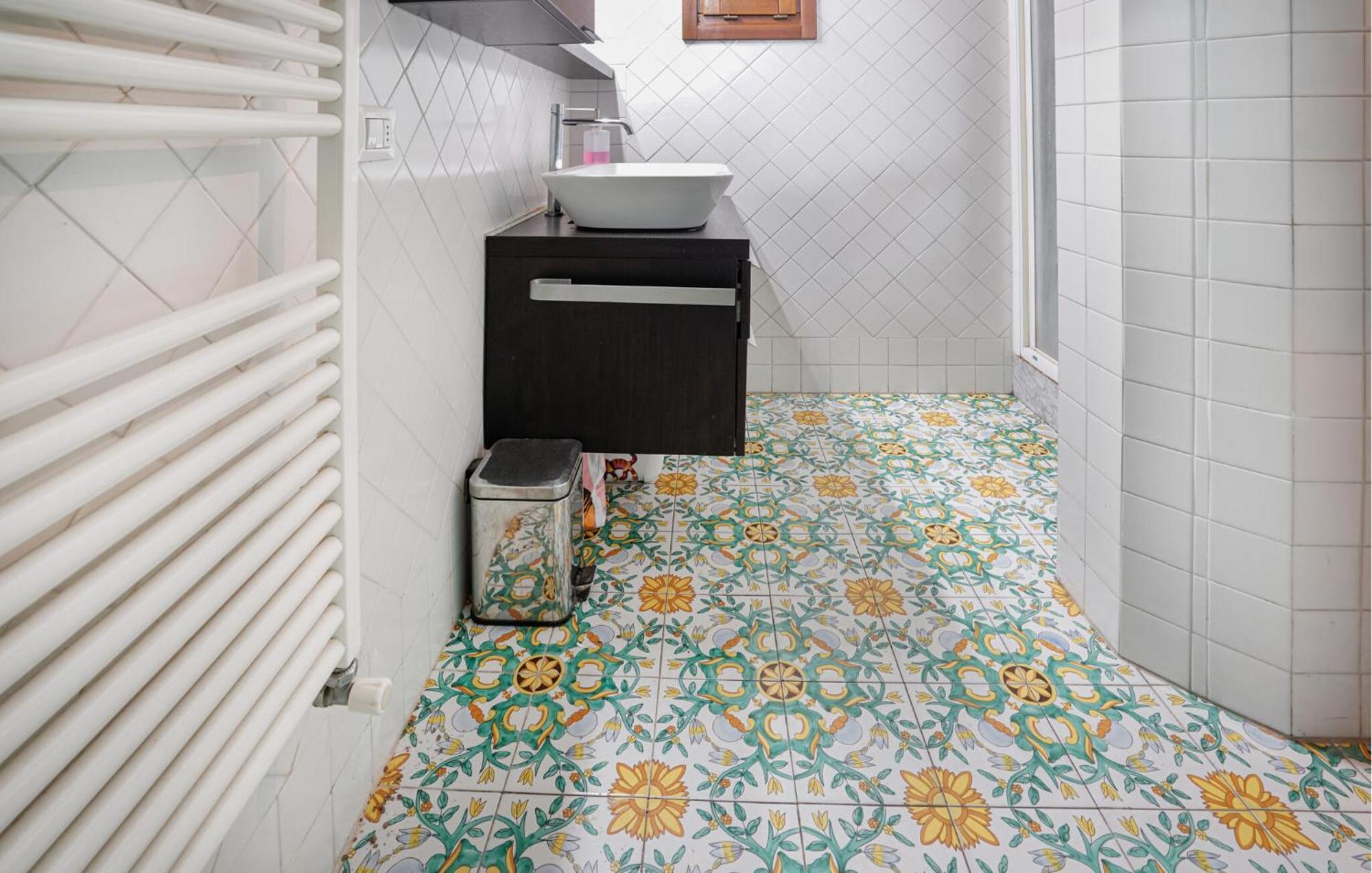 2 Bedroom Beautiful In Florence
