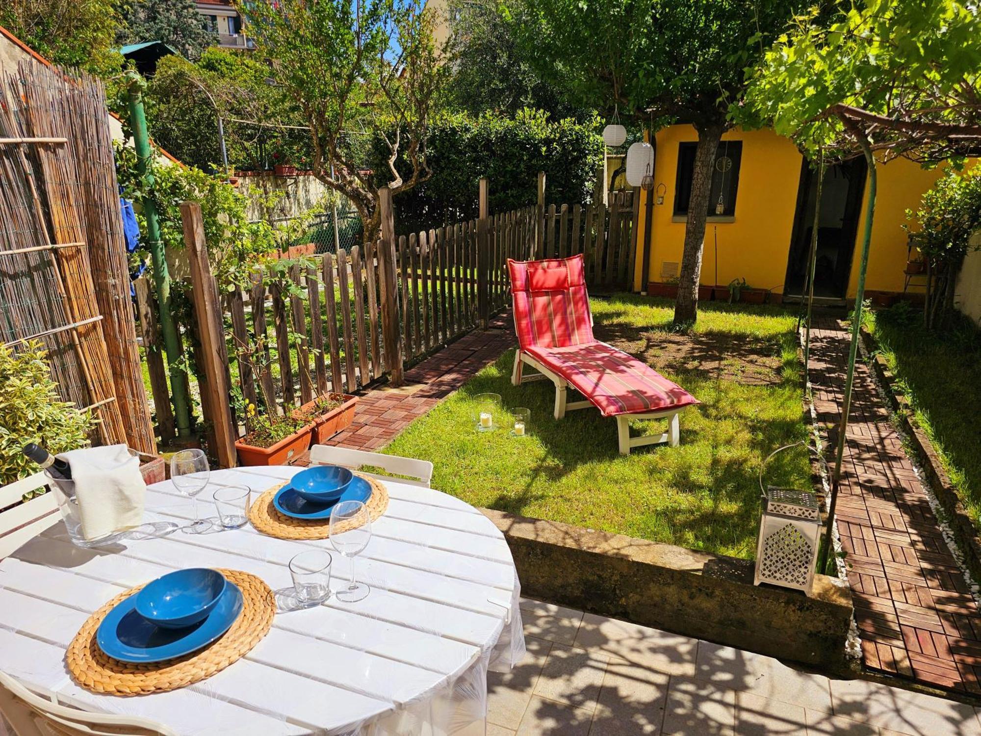 Alice's Garden Apartment