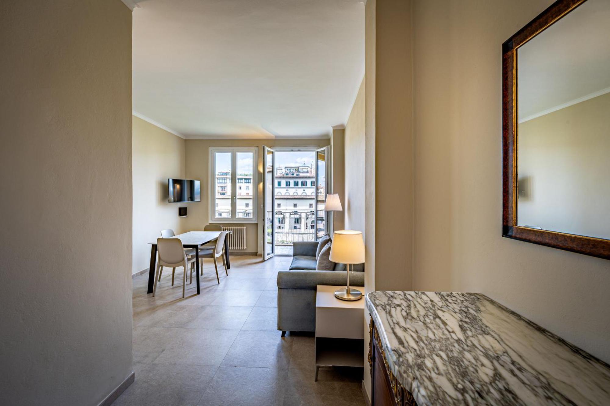 Apartment Yd Balcony On Pontevecchio View
