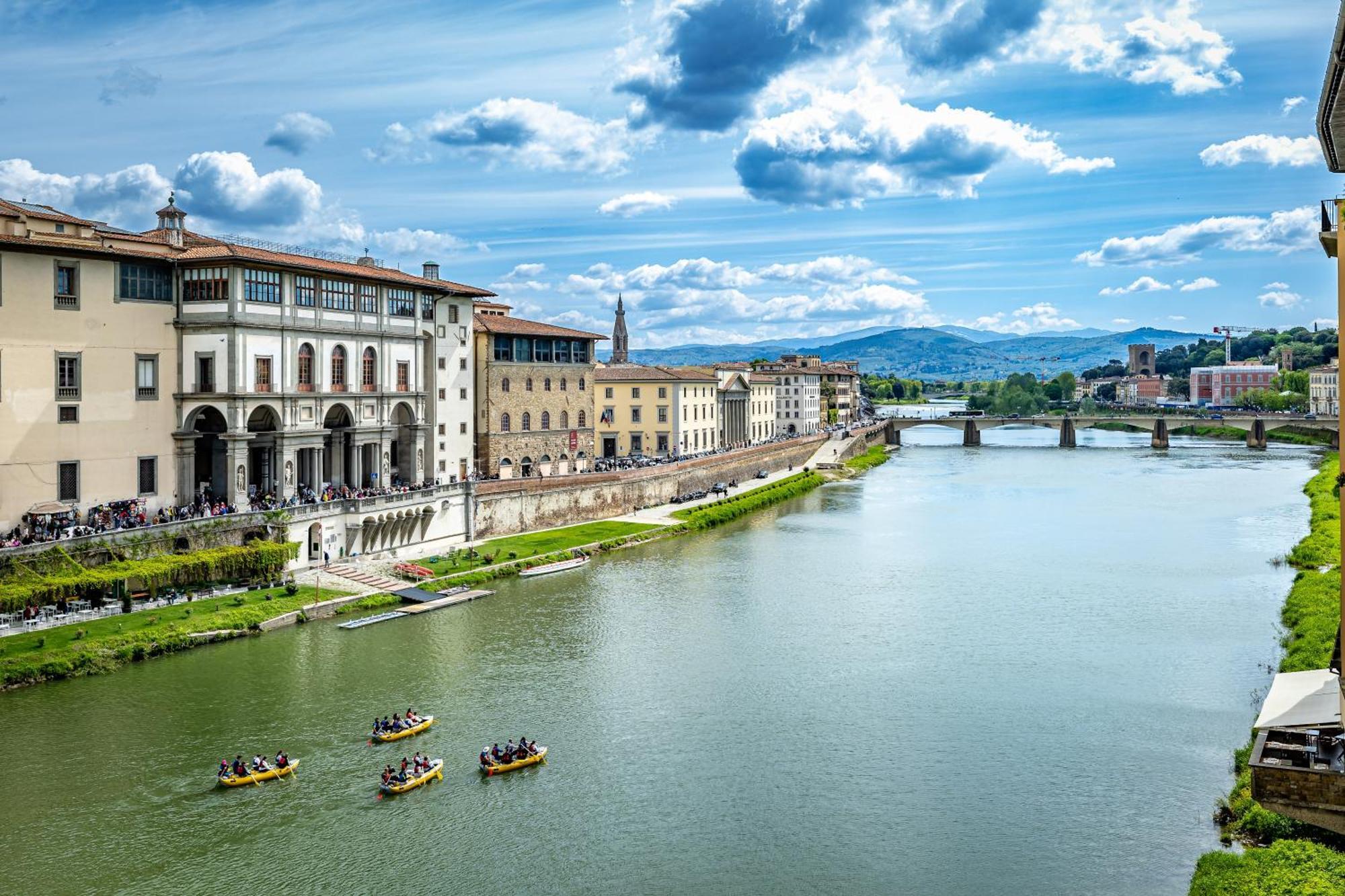 Apartment Yd Balcony On Pontevecchio View