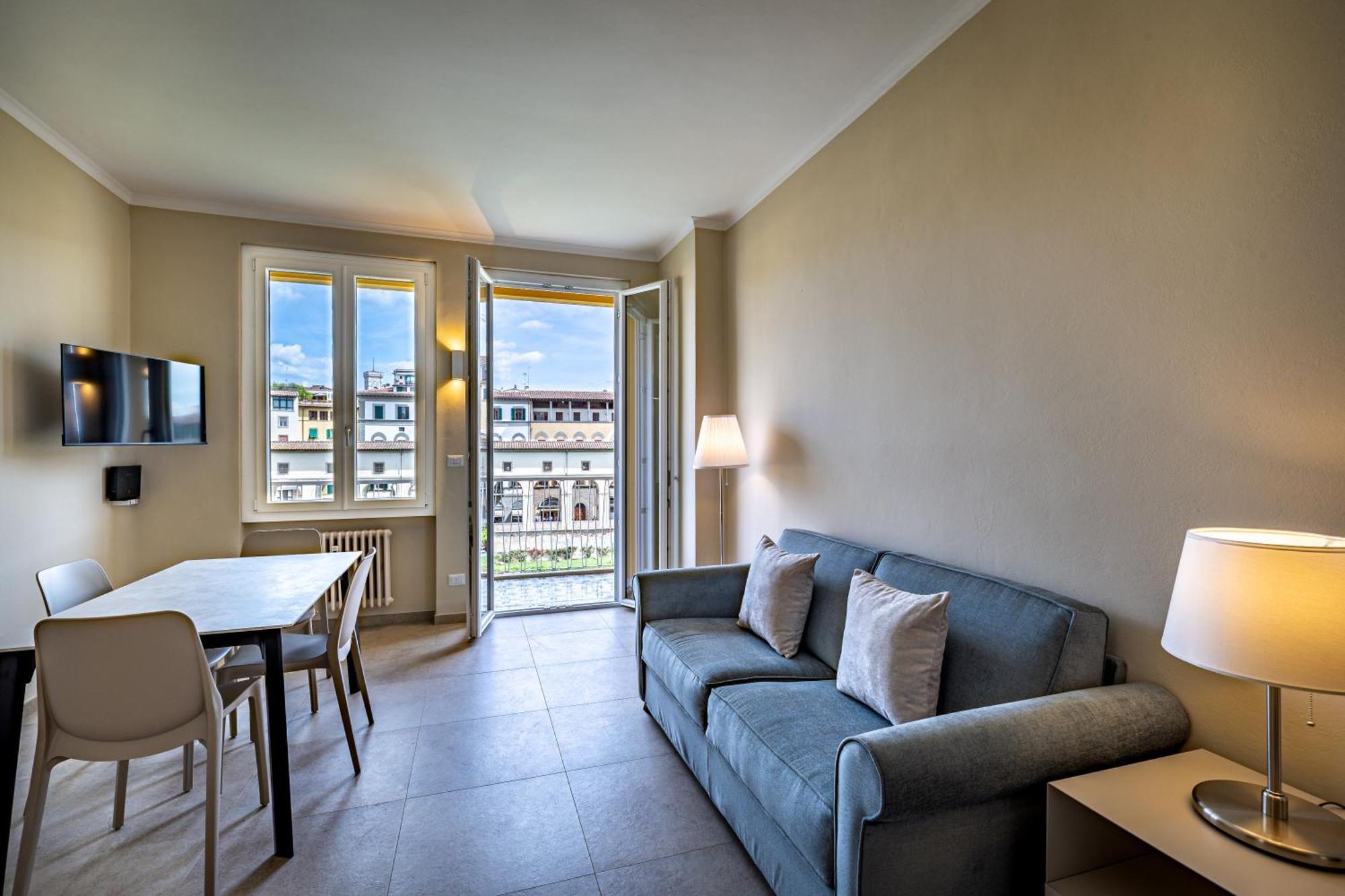 Apartment Yd Balcony On Pontevecchio View *