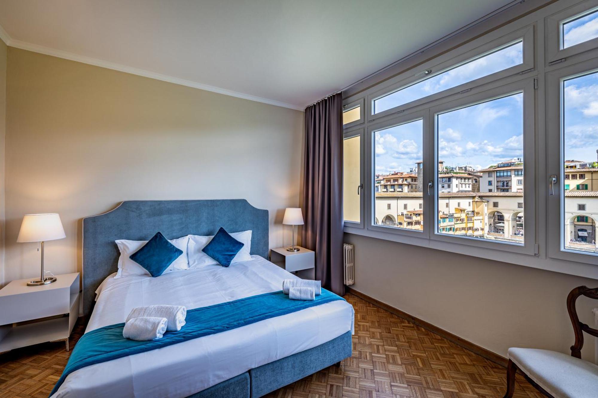 Yd Balcony On Pontevecchio View Florence