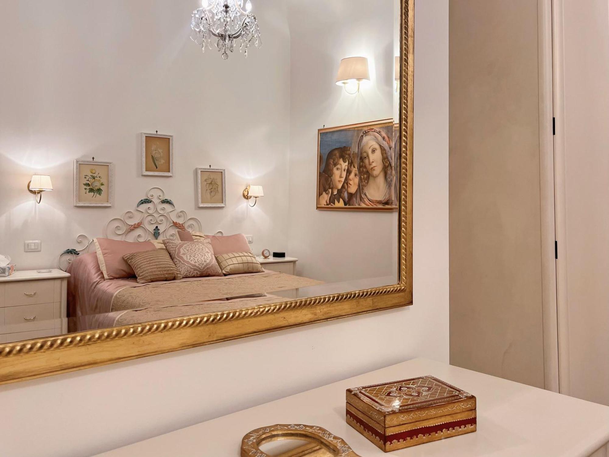 Luxury Art In Apartment Florence