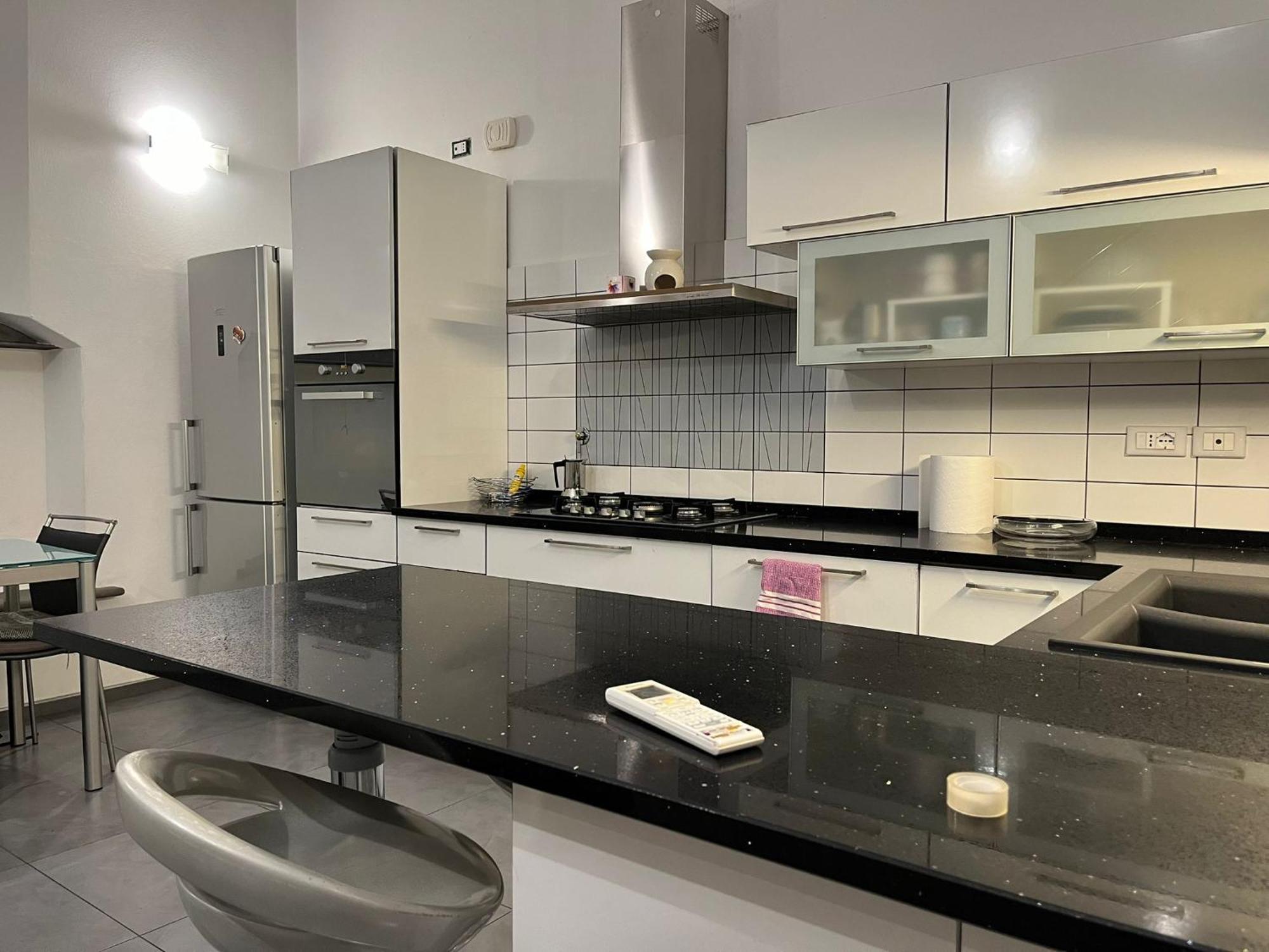 Apartment Exquisite 2br Nearby Borgo San Frediano *