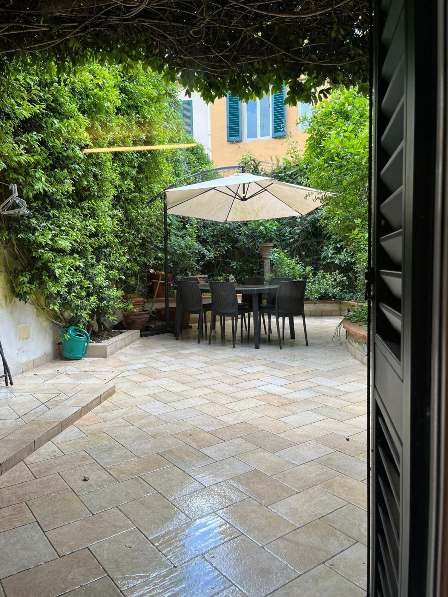 Apartment Exquisite 2br Nearby Borgo San Frediano Florence