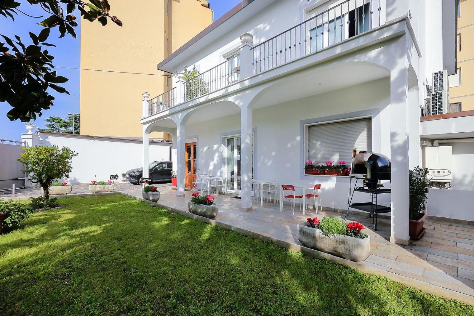 Comfort Bed & Breakfast 2*