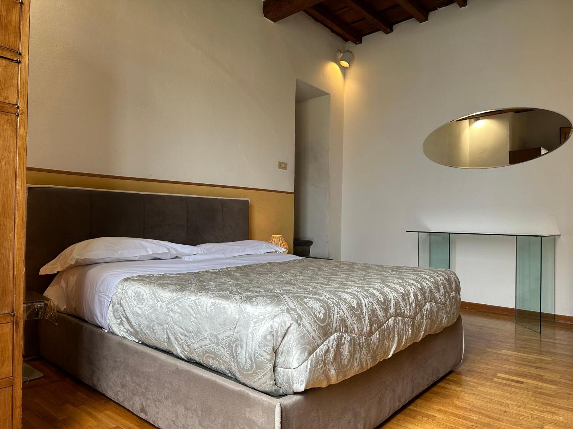 Ponte Vecchio Tower Apartment *