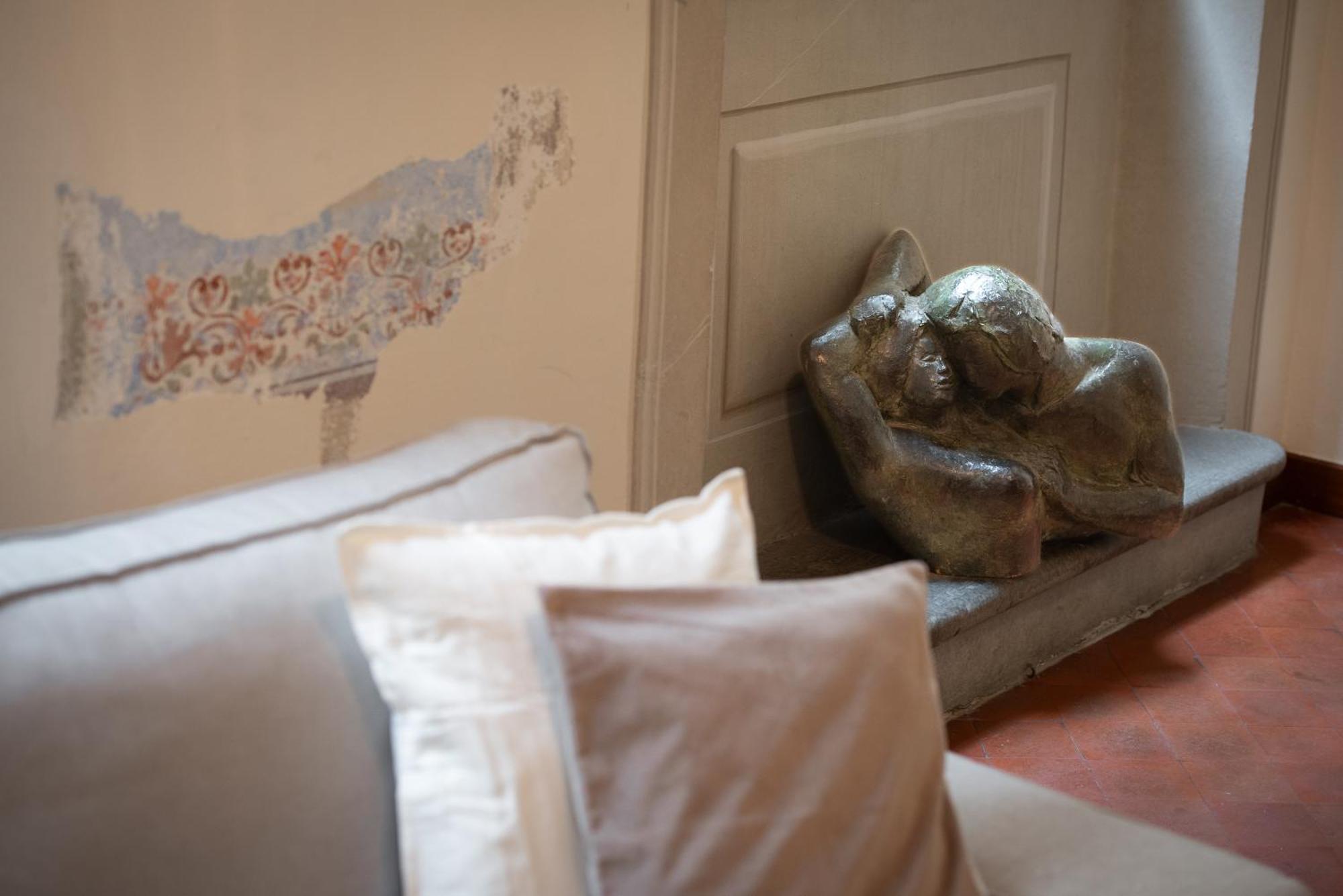 Apartment Santo Spirito Frescoed 6 Sleeps *
