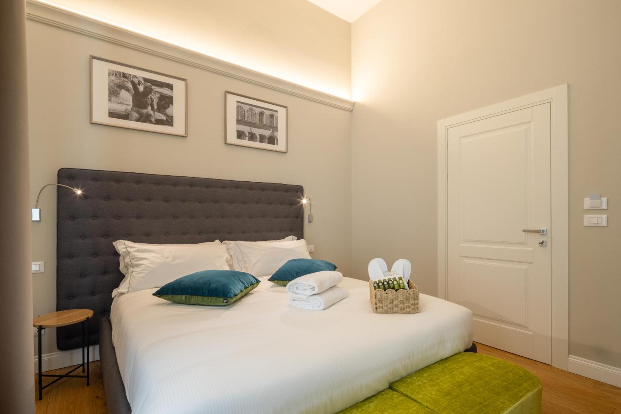 N7 Guest house Florence