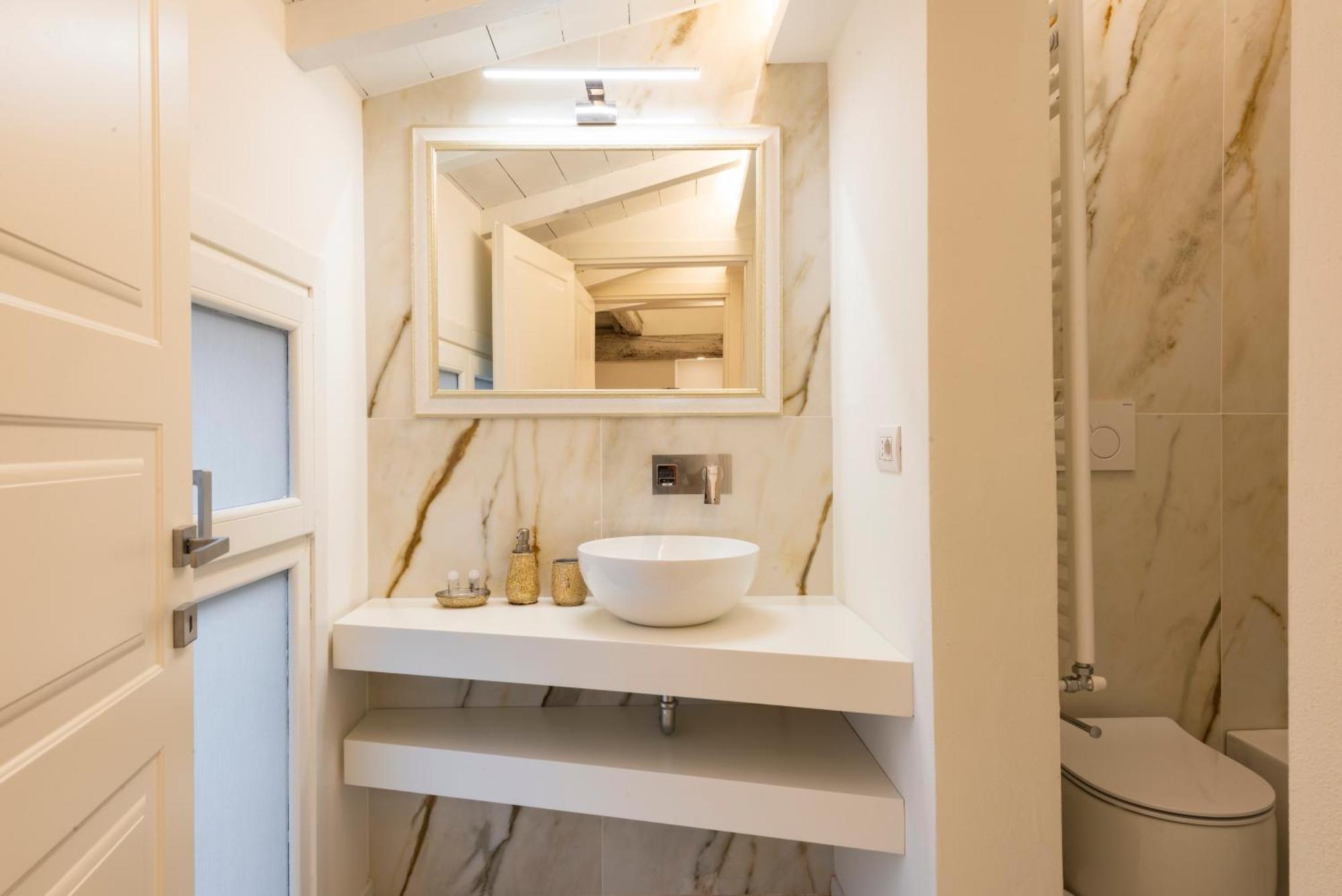 Dolce Apartment *
