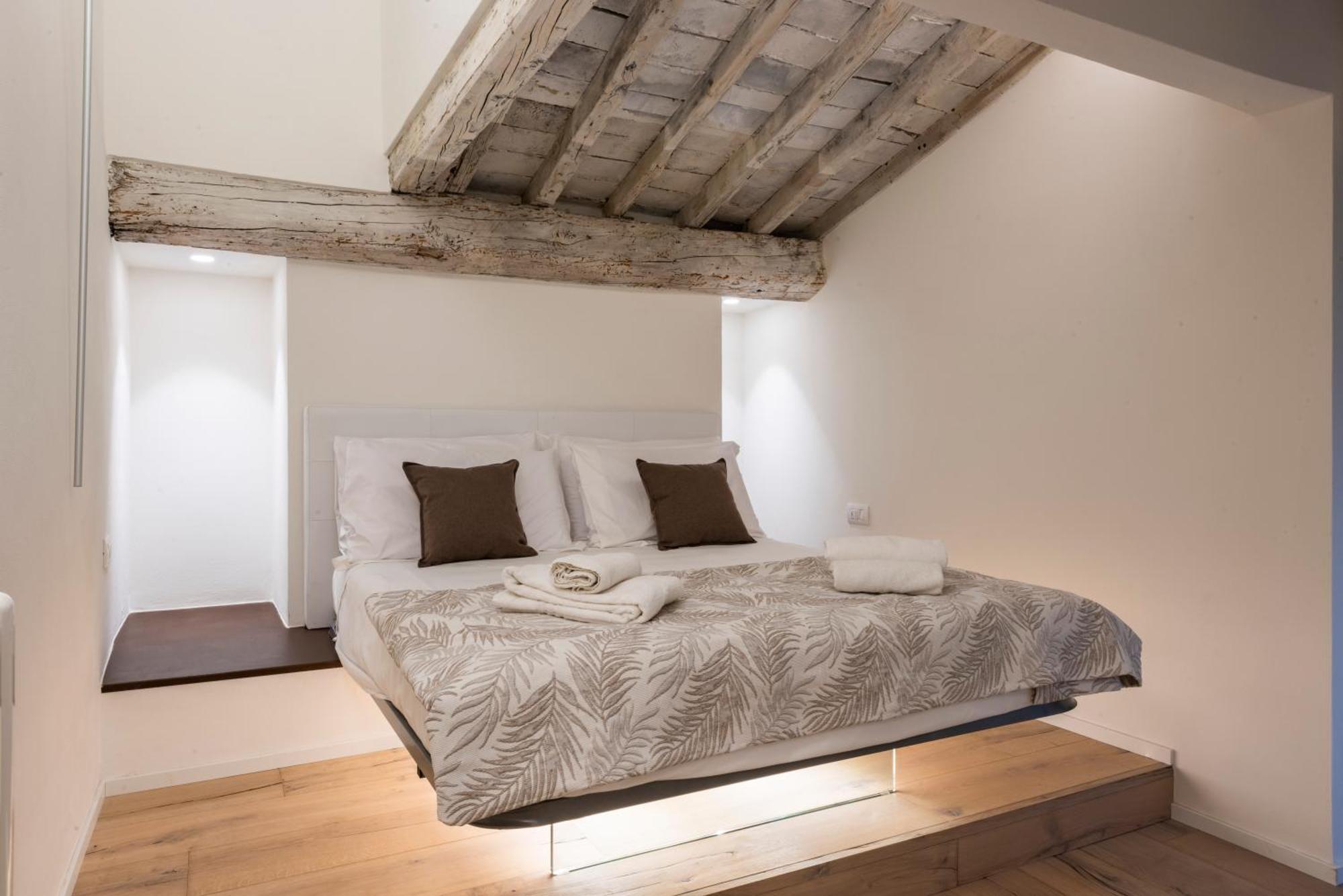 Dolce Apartment Florence