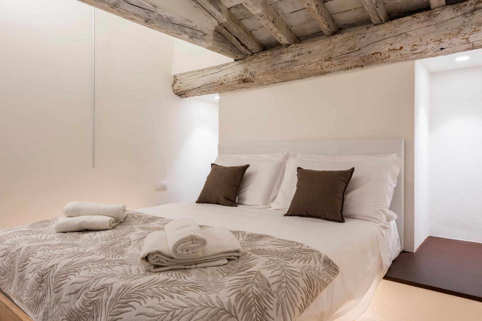 Dolce Apartment *