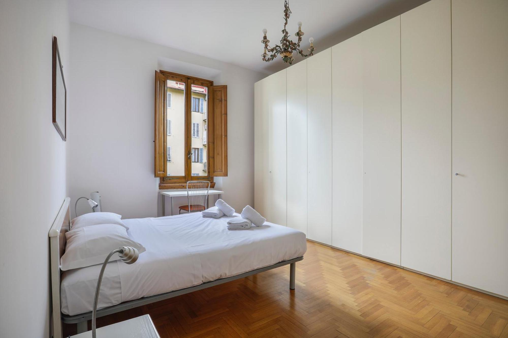 Spacious 3 Bedroom Apartment Florence