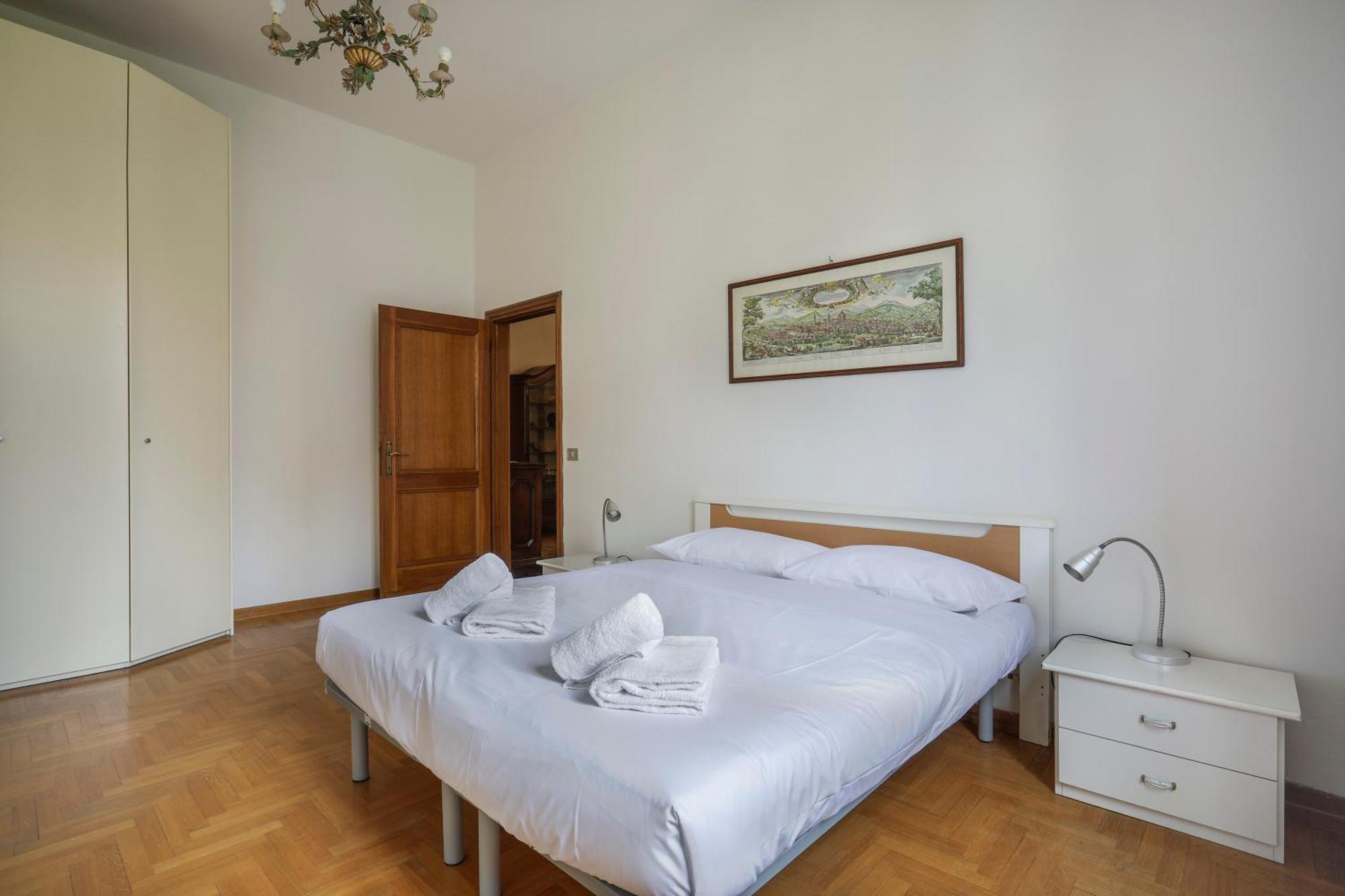 Apartment Spacious 3 Bedroom Florence