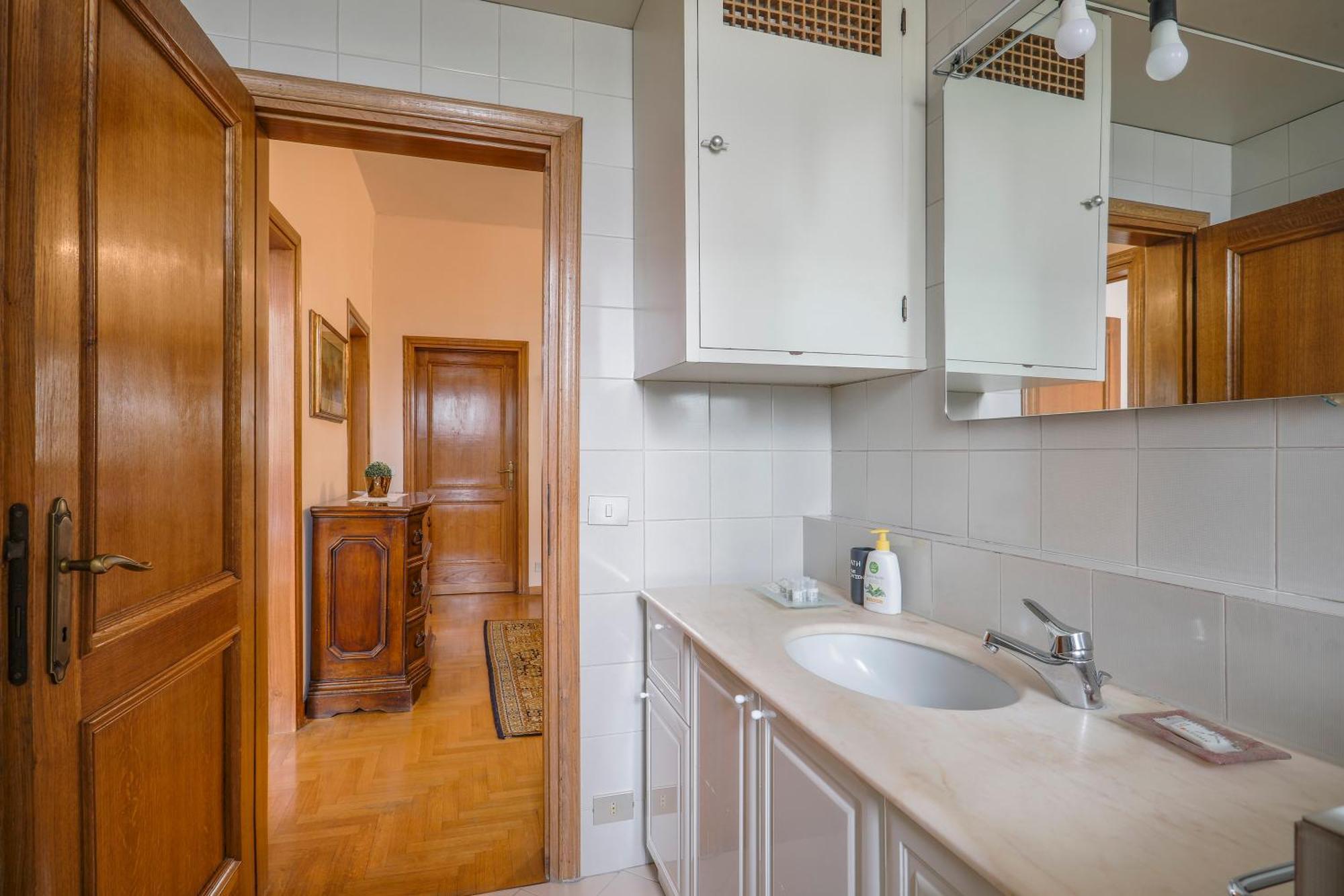 Spacious 3 Bedroom Apartment *