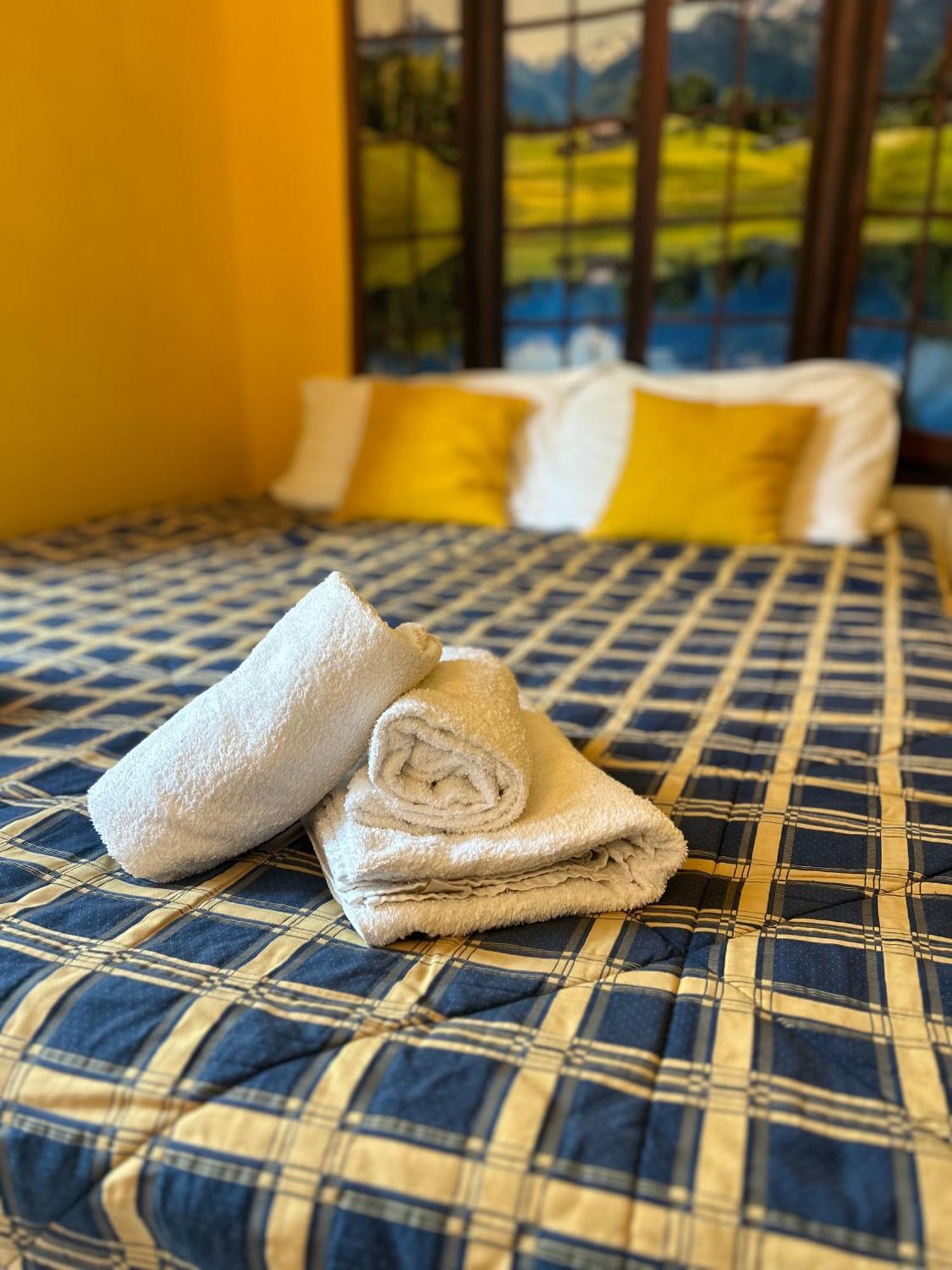 Amarelo House Apartment *