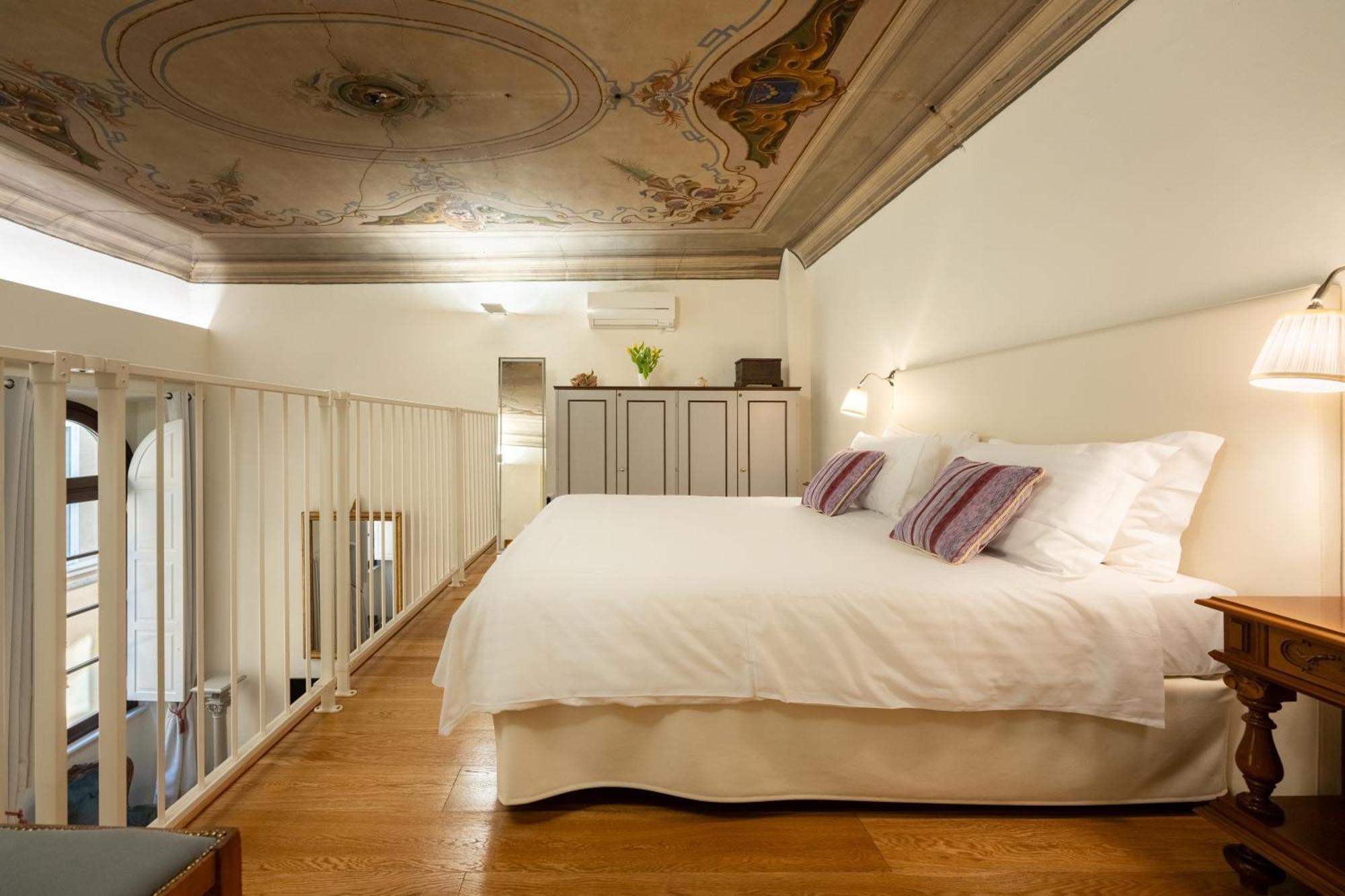 Palazzo D'ambra Residenza D'epoca *