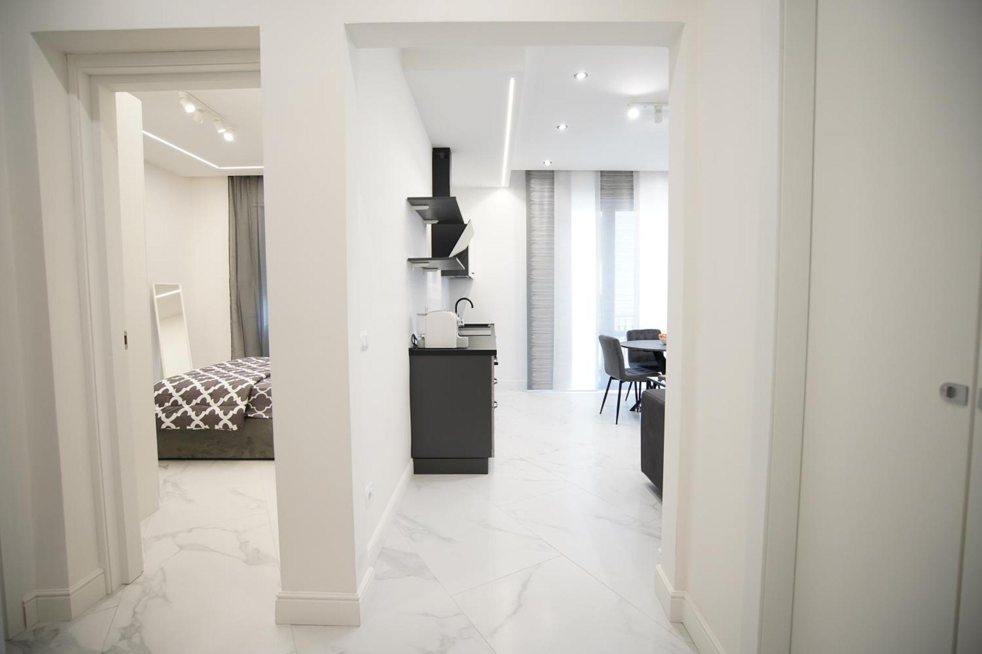 Apartment Sky Downtown Smn ,train Station,2 Letti,balcone Florence