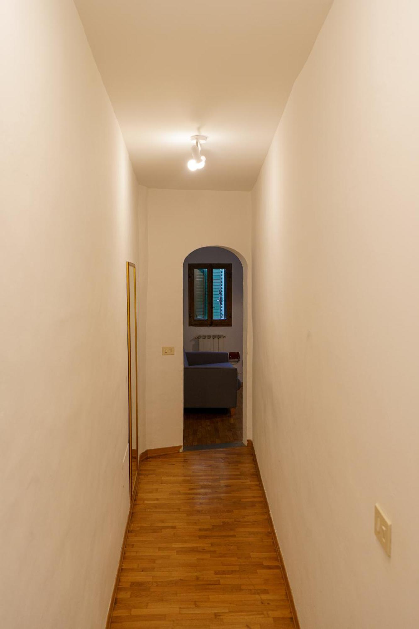1 Bedroom In The Center Apartment *