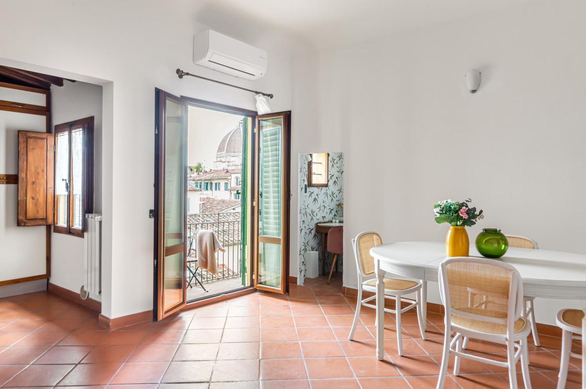 Apartment Sant'ambrogio Gem - Chic Nest *