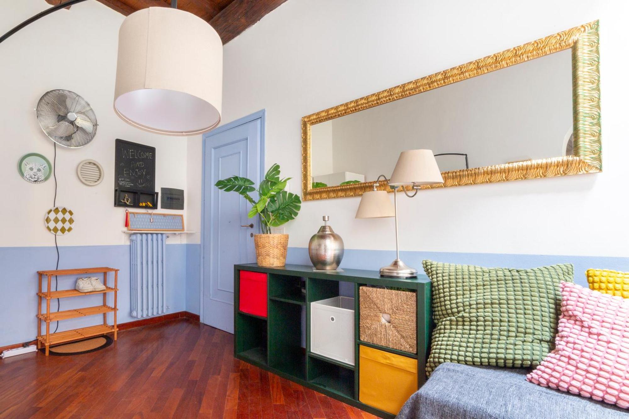 Apartment Downtown Colourful Flat Close To The Railway Florence