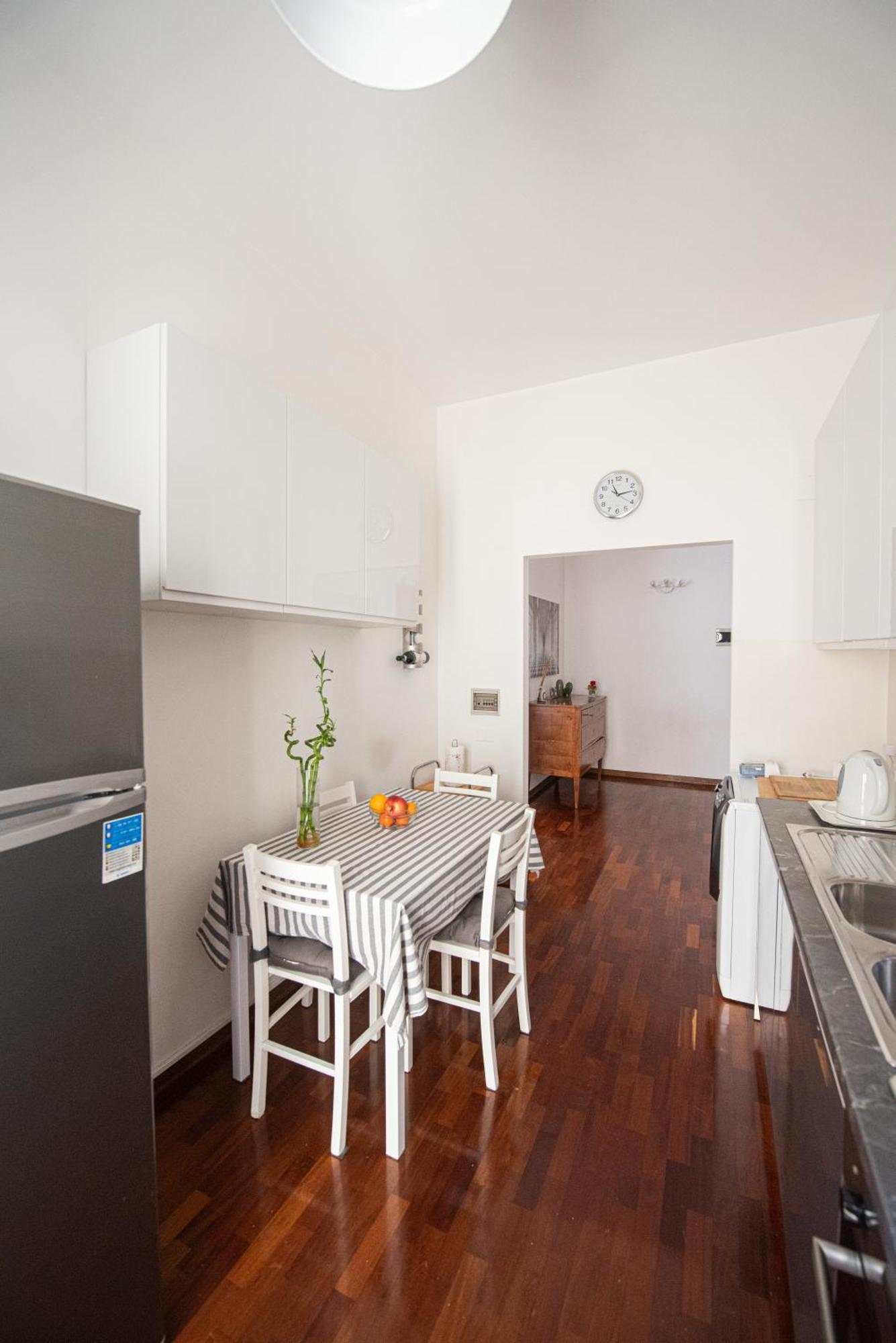 Artisti, Cozy Flat In Firenze