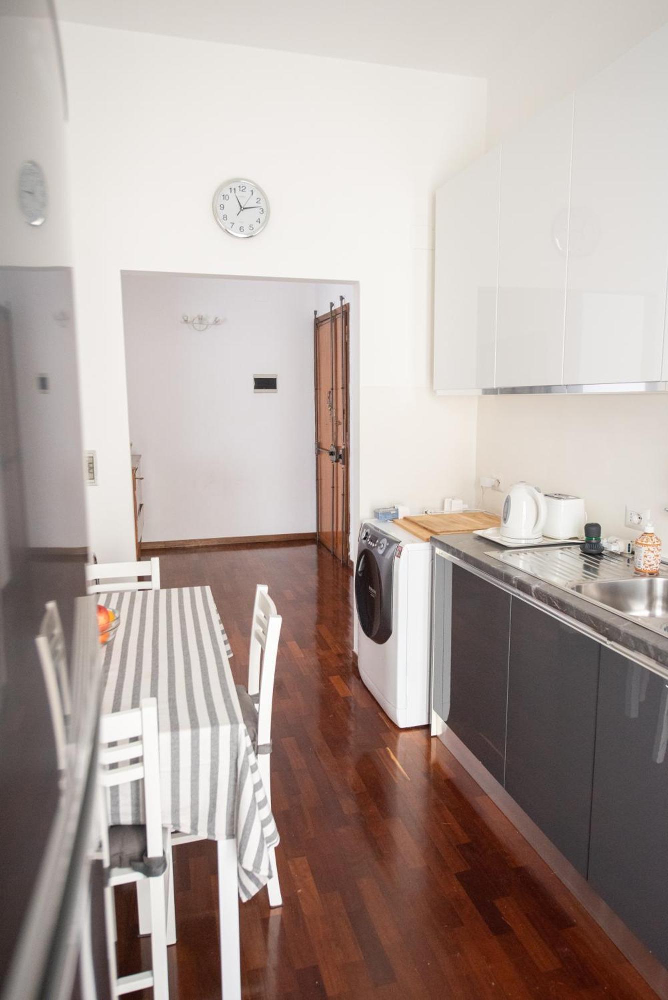 Artisti, Cozy Flat In * Firenze