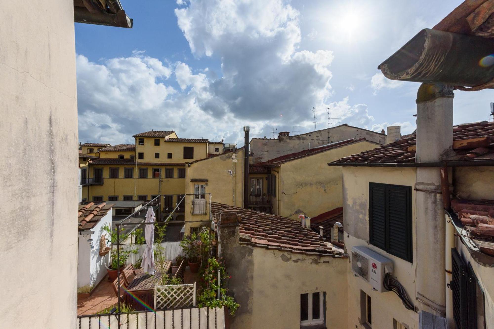 Apartment Finestra Sulle Cappelle Medicee By Mmega