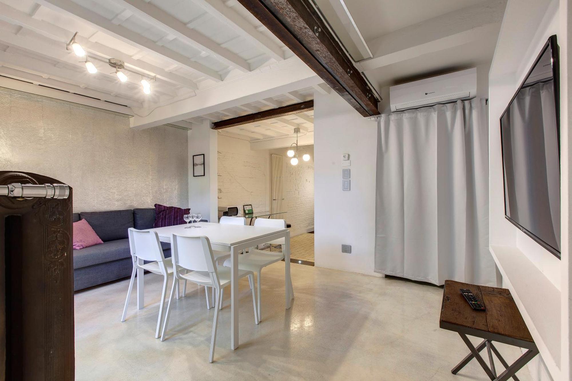 Apartment Victor By Mamo Florence