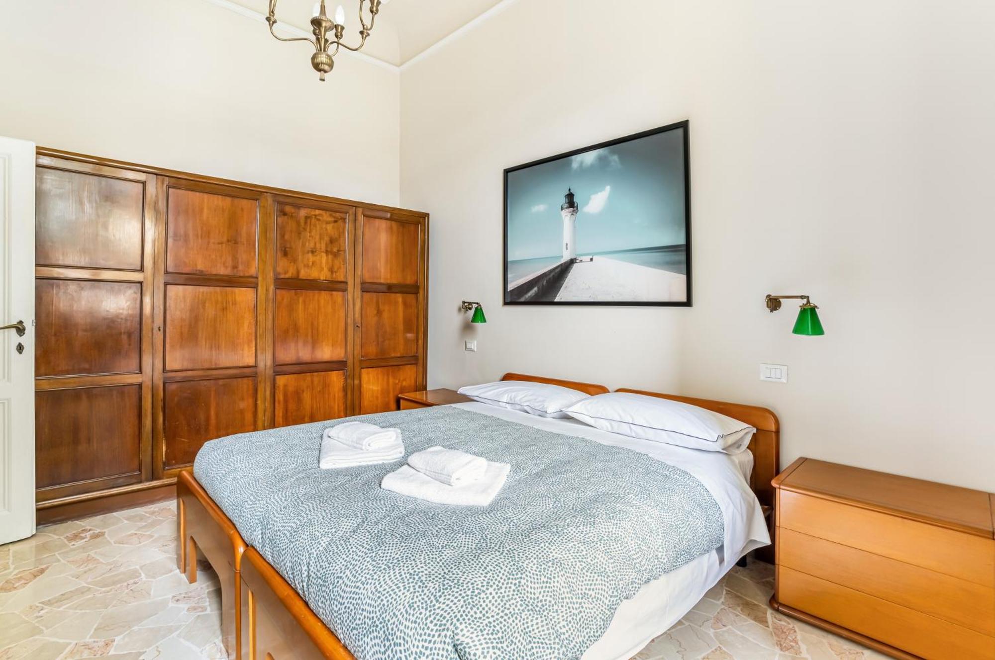 Apartment Bright With Private Garden And Balcony *