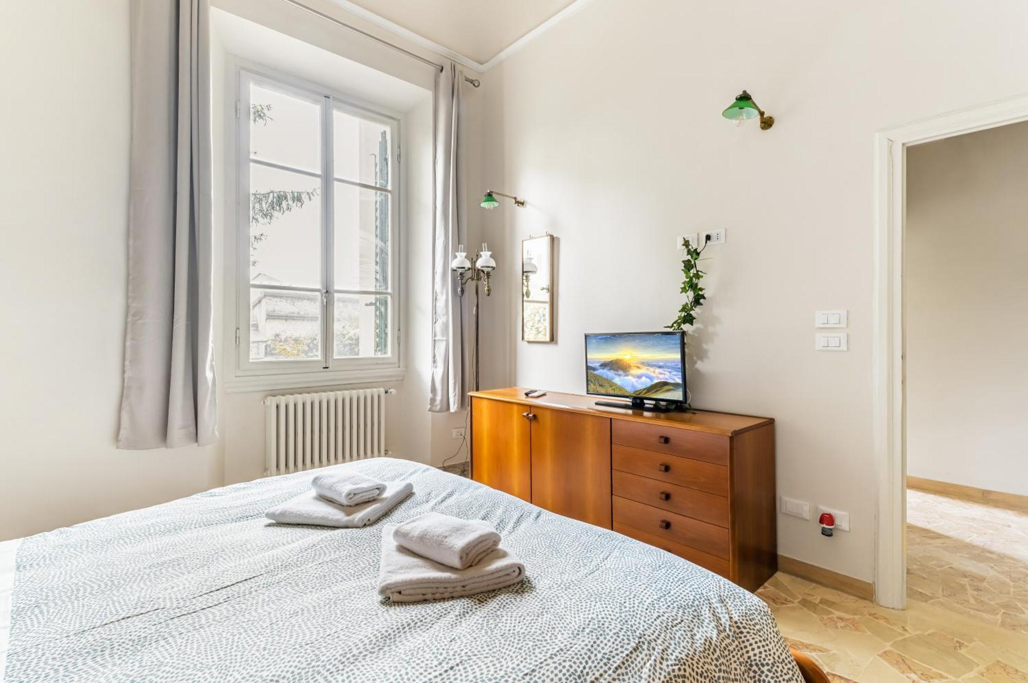 Bright With Private Garden And Balcony Florence