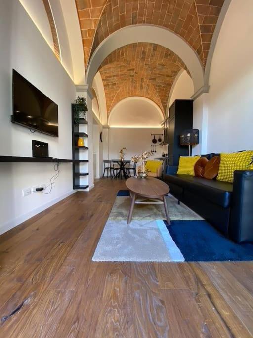 Chic Retreat Gem * Florence