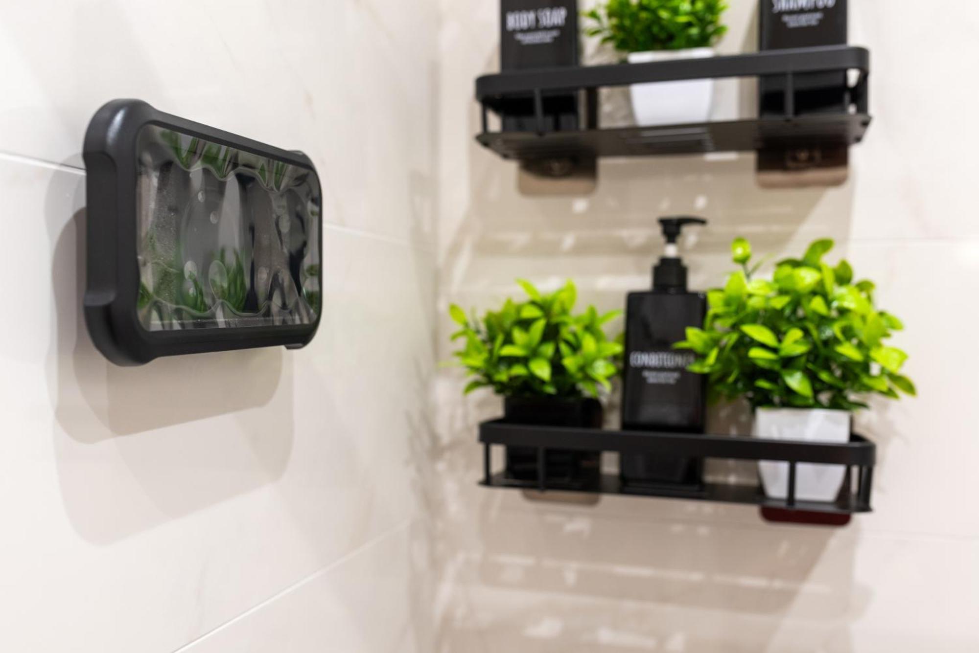 Elegante Con Giardino Privato, Jacuzzi Nel Cuore Di Apartment